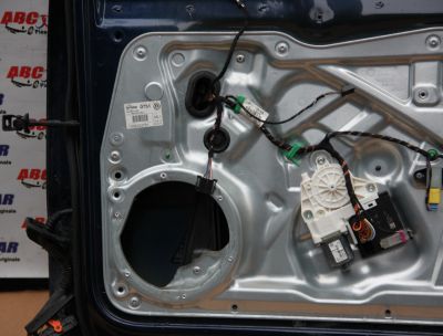 Motoras macara usa dreapta fata VW Tiguan (5N) model 2014 5N0959702F