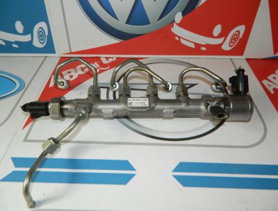 Rampa injectoare Audi A3 VW Golf 7 cu codul 04L130089A