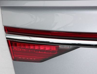 Stop LED central capota Audi A8 4N (D5) 2017-prezent 