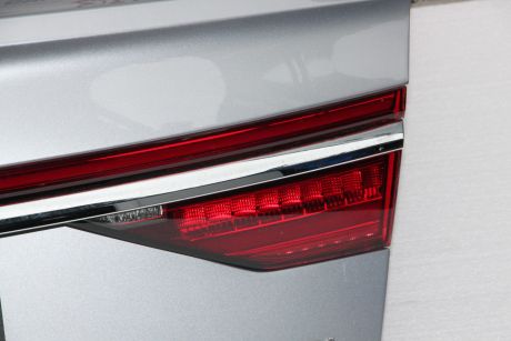 Stop LED central capota Audi A8 4N (D5) 2017-prezent 