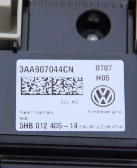 Panou comanda clima VW Passat B7 2010-2014 2.0 TDI 3AA907044CN