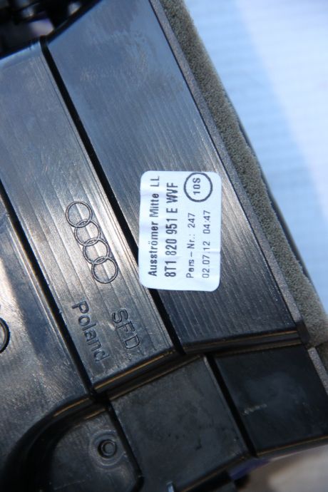Grila aer bord Audi A4 B8 8K 2008-2015 8T1820951E